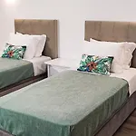 Vtii & Vti 2 X Private With Pool And Garden Вилла Албуфейра