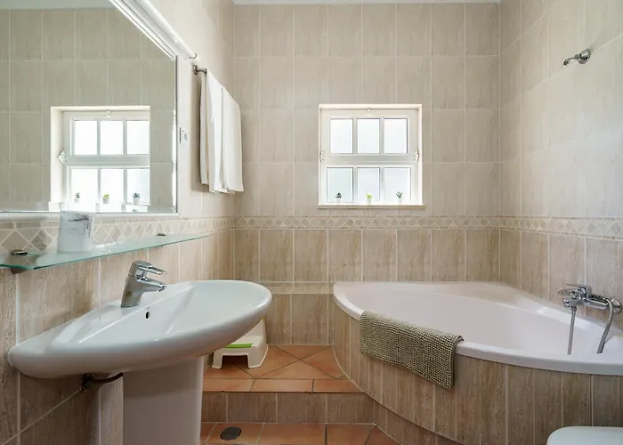 Vtii & Vti 2 X Private With Pool And Garden Albufeira